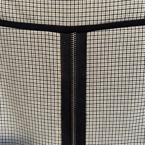 Hugo Boss Front and Back Zippered Plaid Pencil Skirt - Picture 4 of 13
